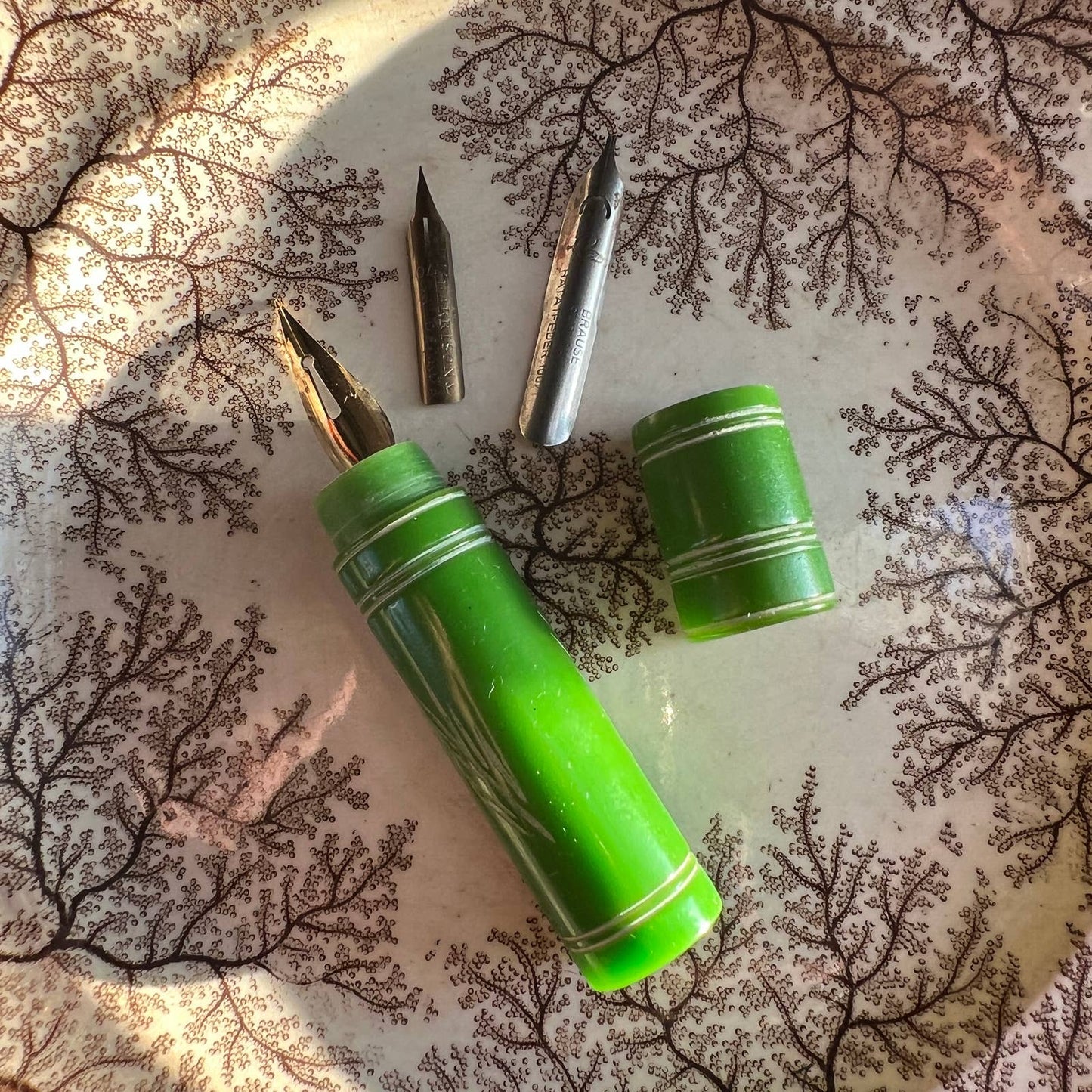 Green Bakelite Cylindrical Case - Empty Manicure Case