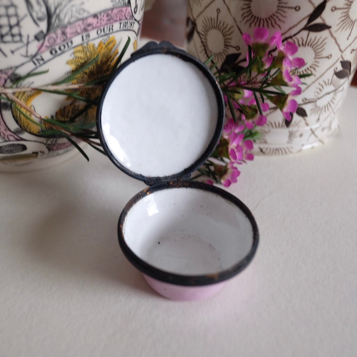Antique Battersea Bilston English Round Enamel Box