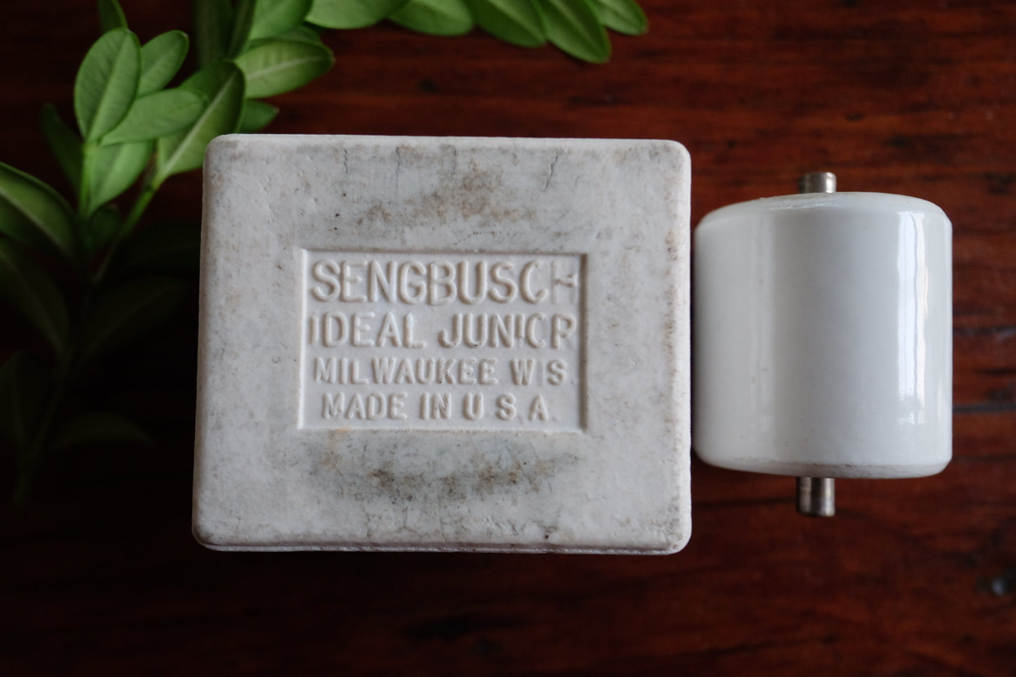 Vintage Sengbusch Porcelain Ideal Stamp Moistener Stamp - Milwaukee, WI