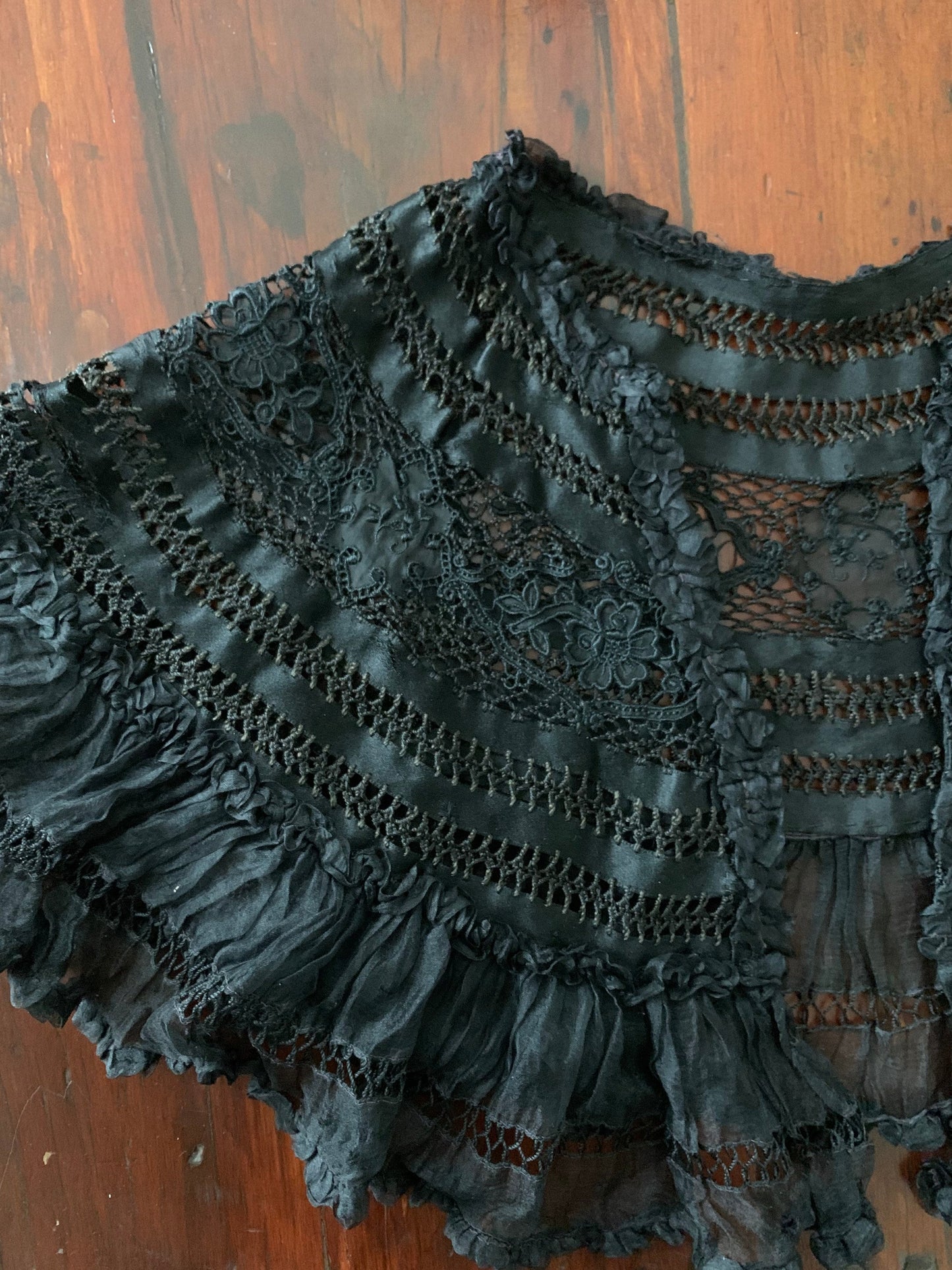 Victorian Lace Mourning Caplet Cape